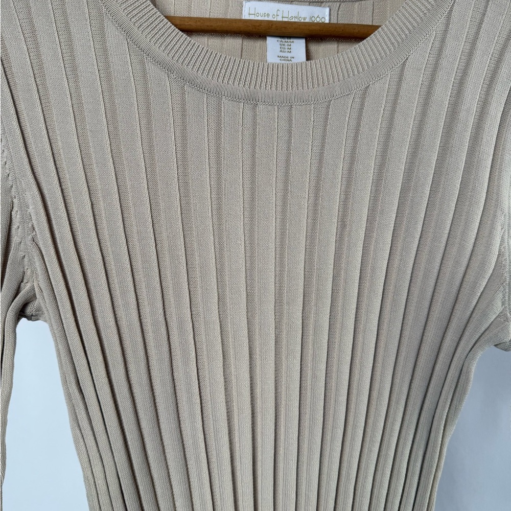 House of Harlow 1960‎ Ribbed Knit Long Sleeve Cropped Blouse in Tan Size Medium - Picture 2 of 5